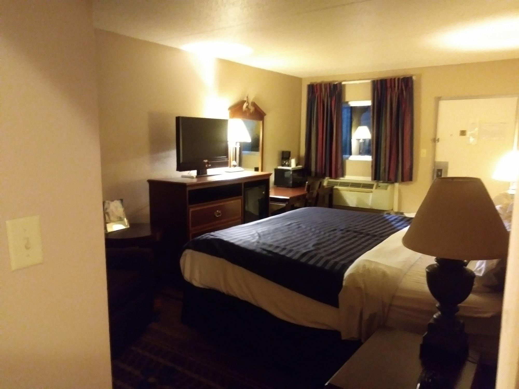 Days Inn By Wyndham Hot Springs Eksteriør billede